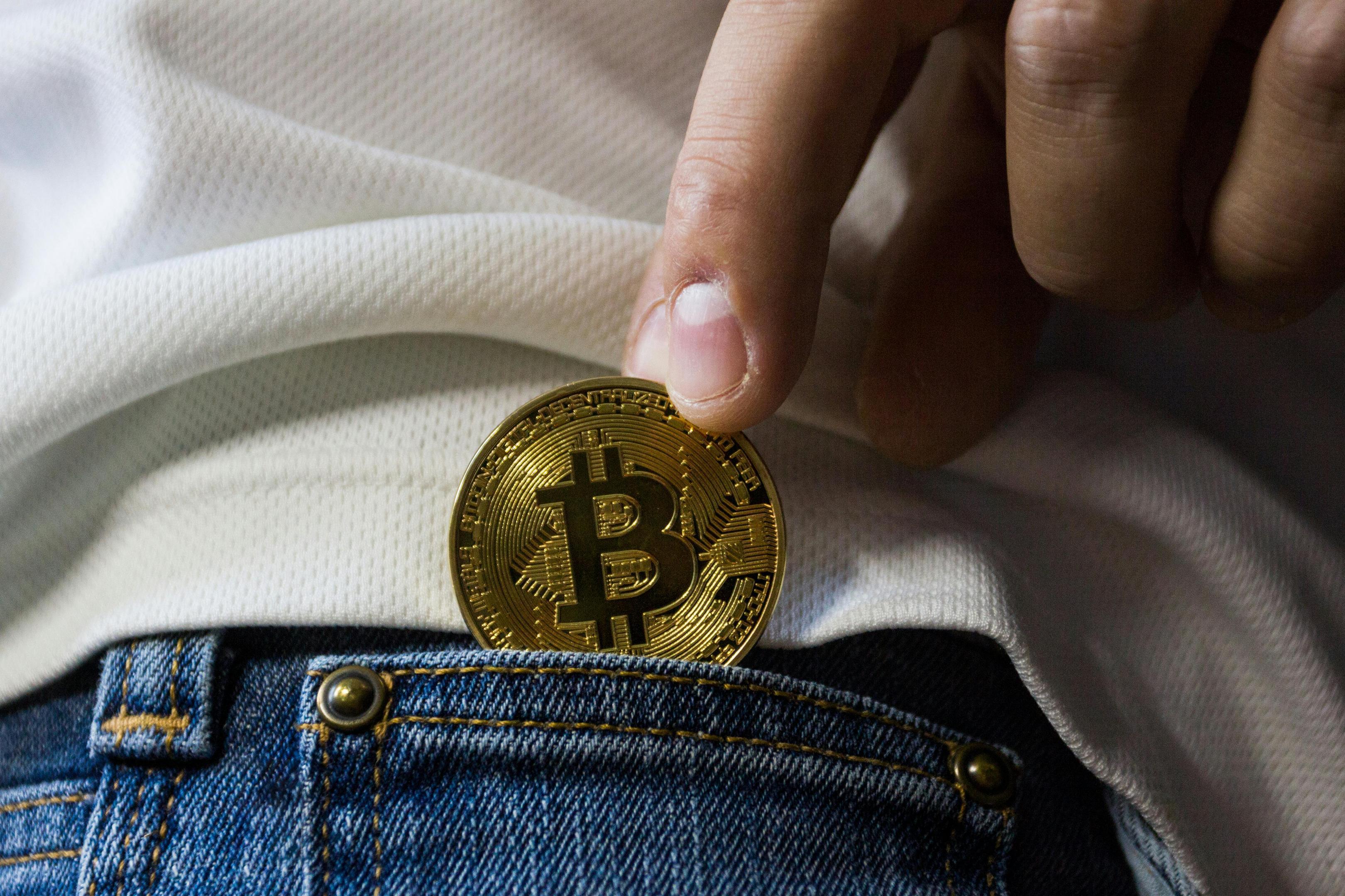 How Antminers Stay Cool in the Desert: Mining Bitcoin Efficiently in the UAE